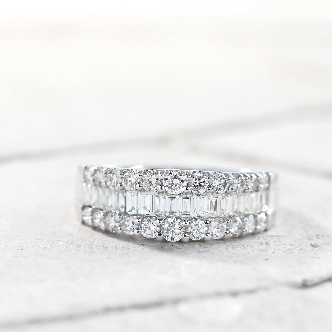 バゲット＆ラウンド　ハーフエタニティダイヤモンドリング SM　PT