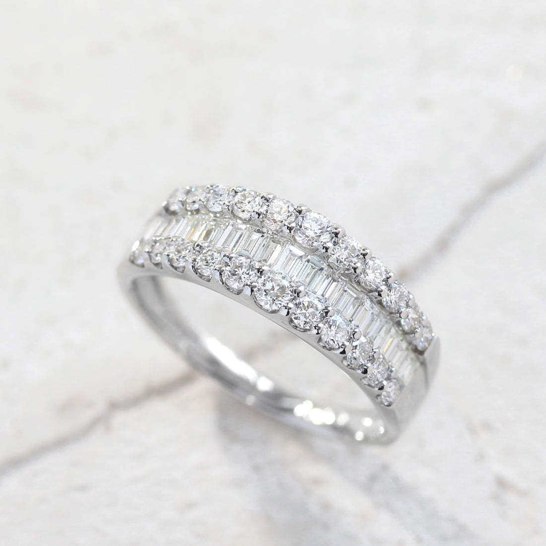 バゲット＆ラウンド　ハーフエタニティダイヤモンドリング SM　PT